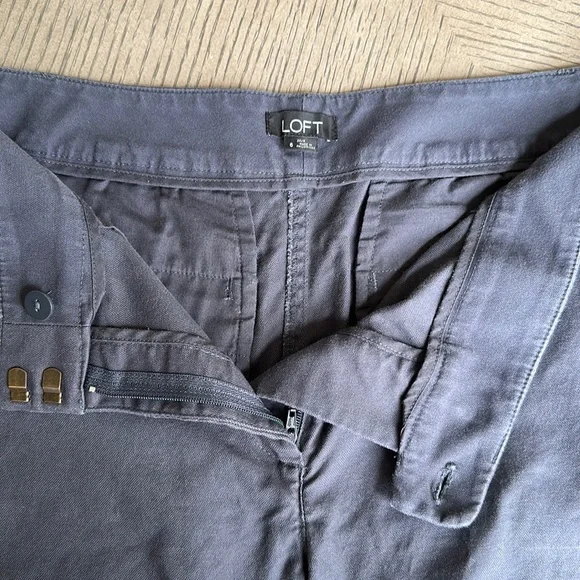 Ann Taylor LOFT - 10" Gray Tailored Women’s Bermuda Shorts - SZ 6 Julie/Curvy - Picture 3 of 9